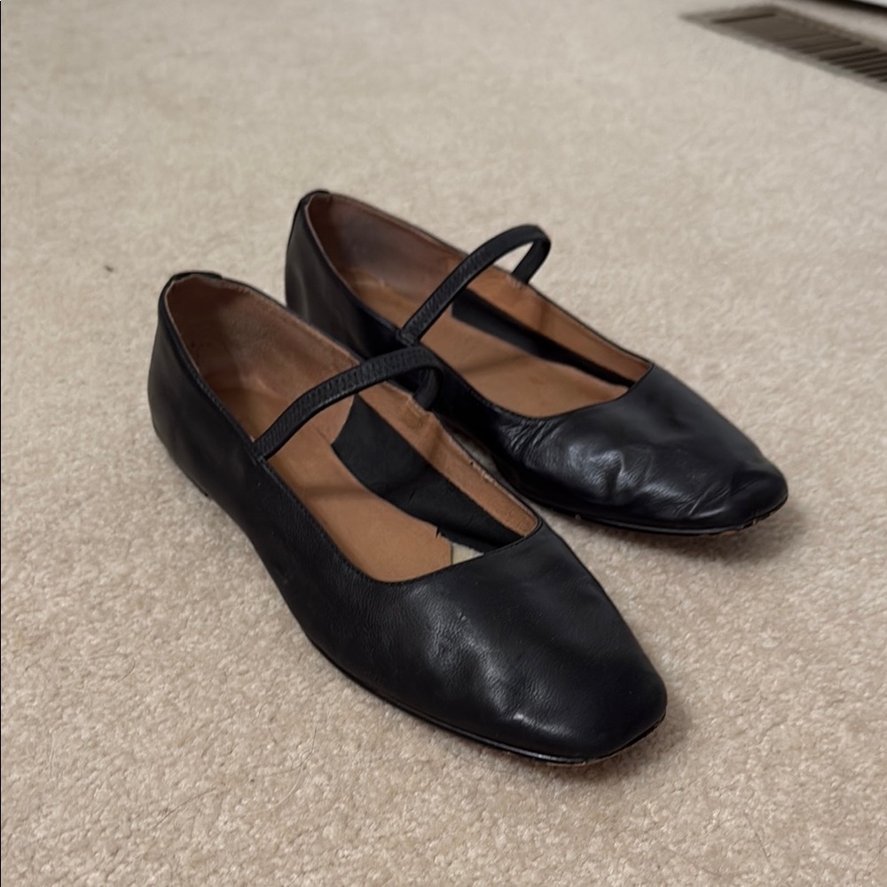 Madewell Black Flats with Rounded Toe and Strap